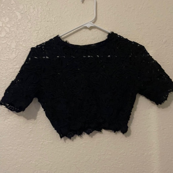 Black crop top - Picture 1 of 3